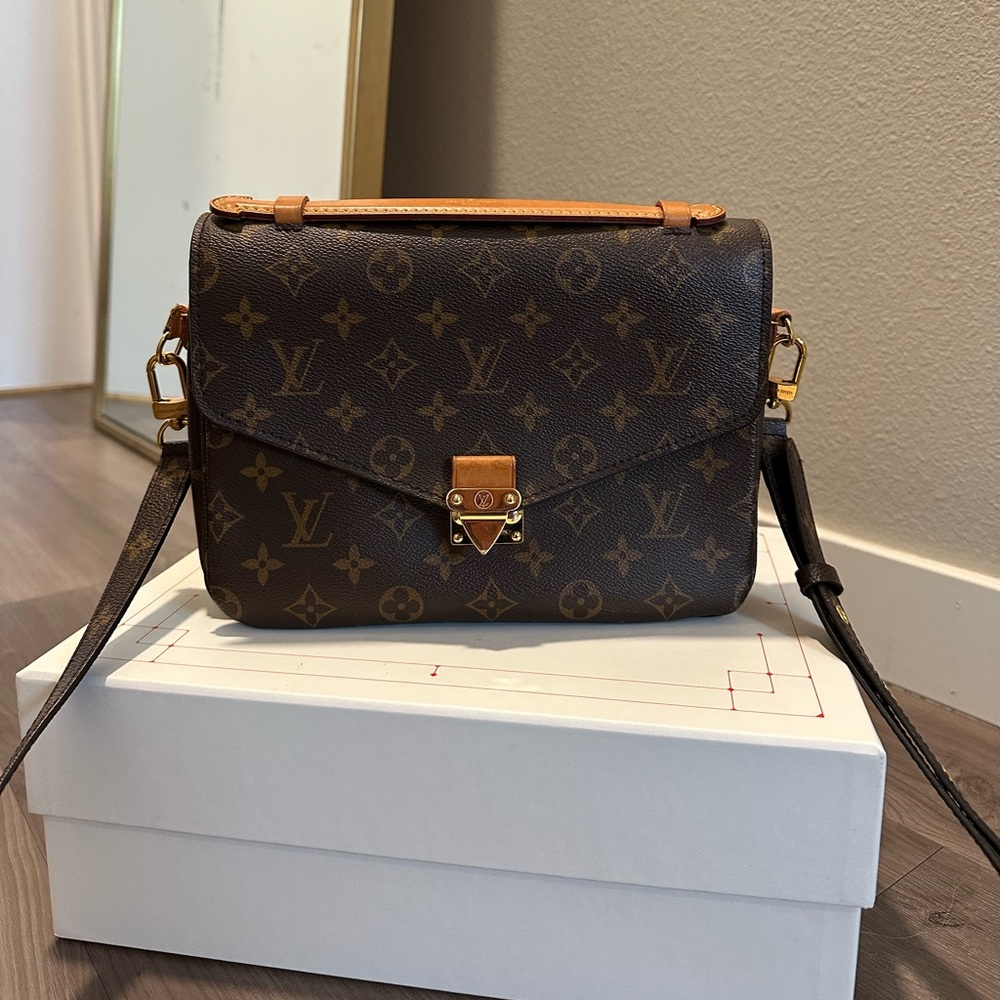 Louis Vuitton pochette mètis